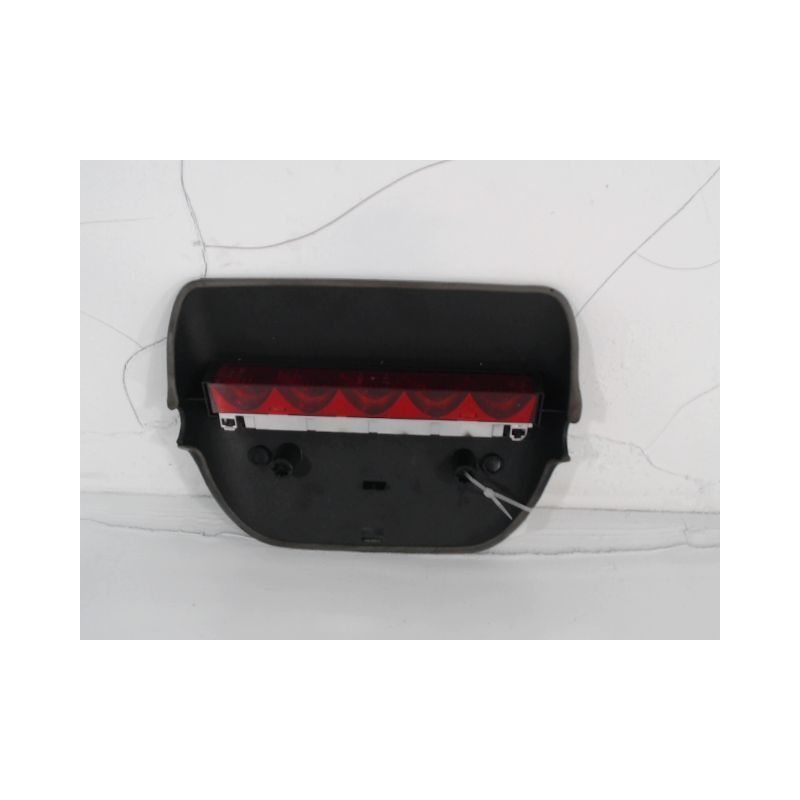 FEUX STOP SUPPLEMENTAIRE FORD FIESTA 99-2002