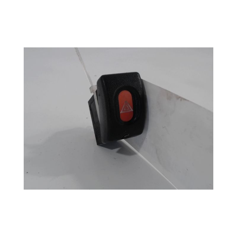 BOUTON DE WARNING OPEL CORSA 97-2000