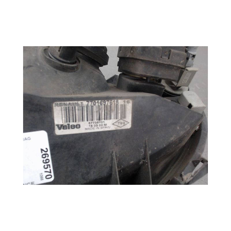 PHARE DROIT RENAULT CLIO
