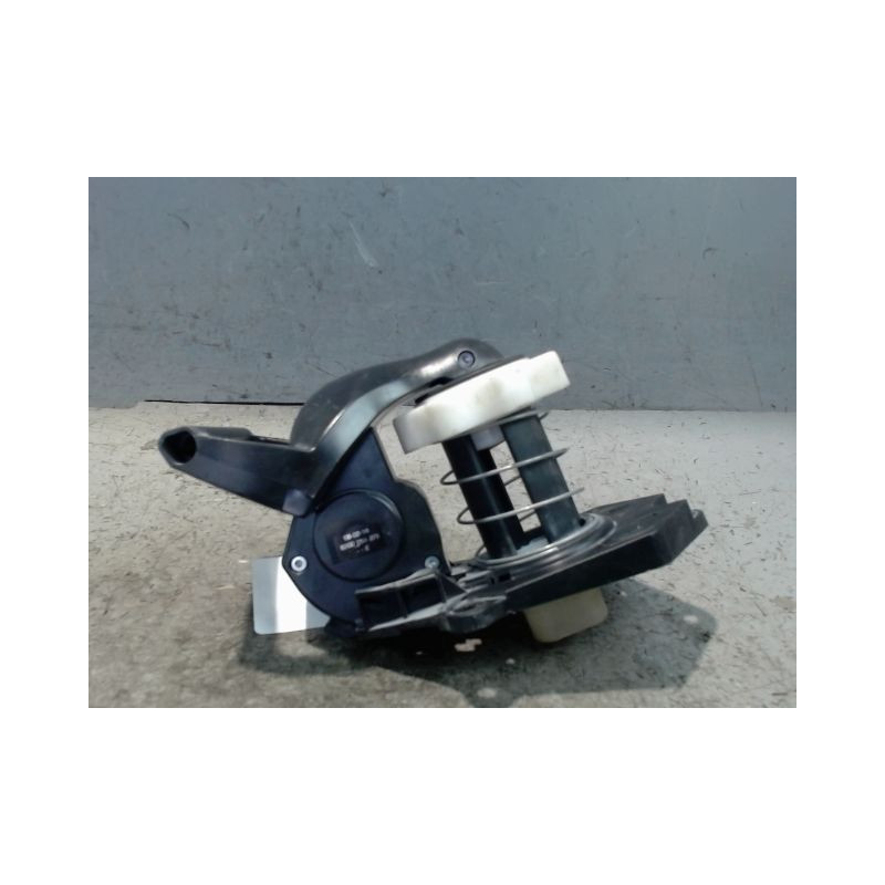 TREUIL DE ROUE DE SECOURS RENAULT CLIO IV