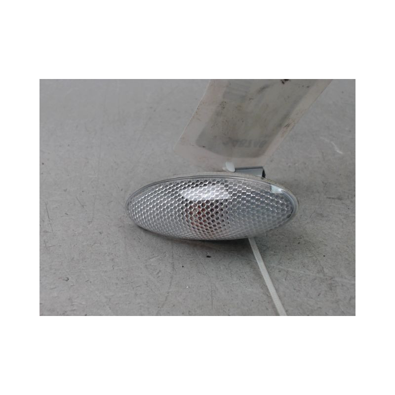 REPETITEUR AILE GAUCHE TOYOTA YARIS II Phase 1 2005-2009