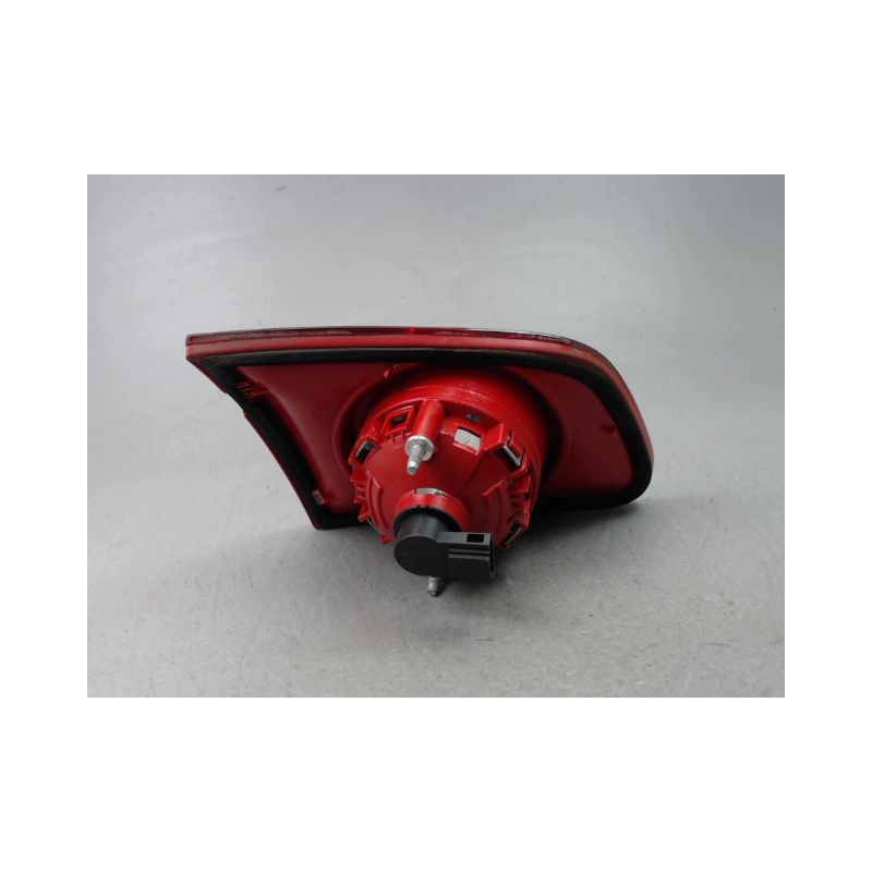FEU ARRIERE INTERIEUR DROIT VOLKSWAGEN PASSAT SW 2005-