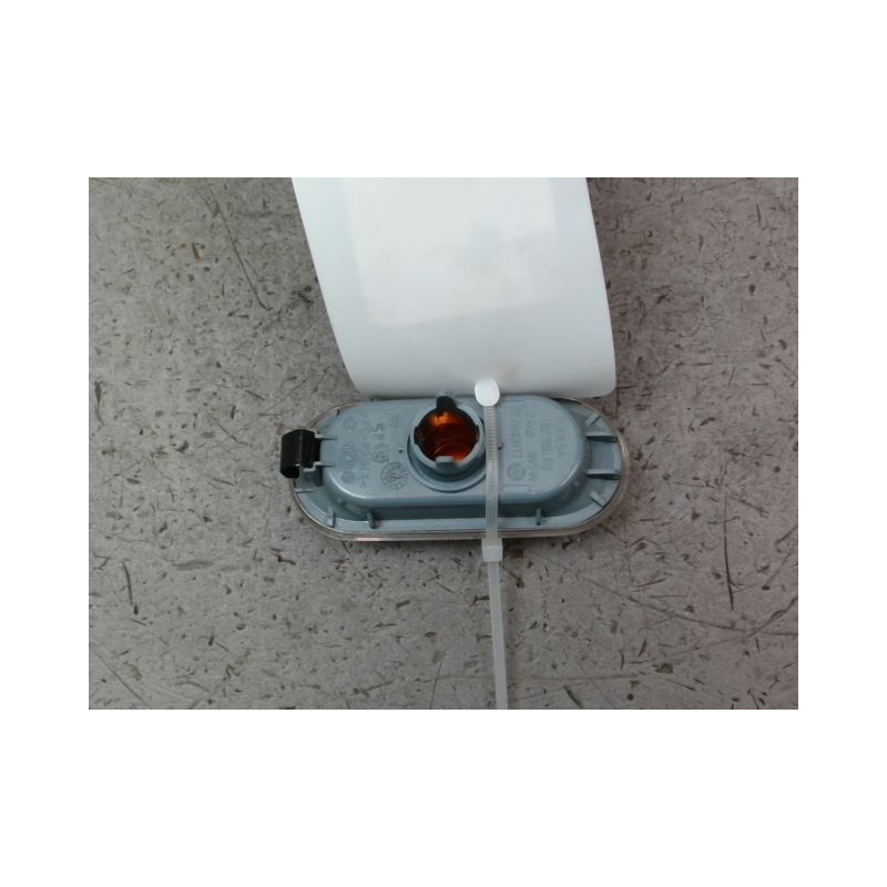 REPETITEUR AILE DROIT VOLKSWAGEN UP
