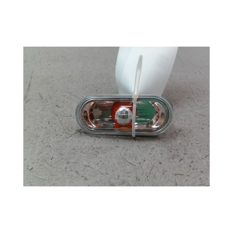 REPETITEUR AILE GAUCHE VOLKSWAGEN UP