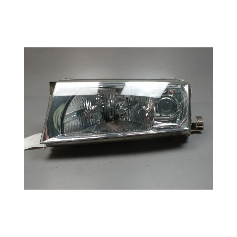 PHARE GAUCHE SKODA OCTAVIA 2000-