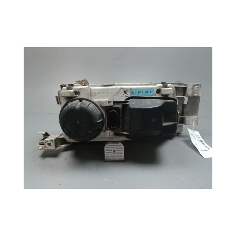 PHARE GAUCHE SKODA OCTAVIA 2000-