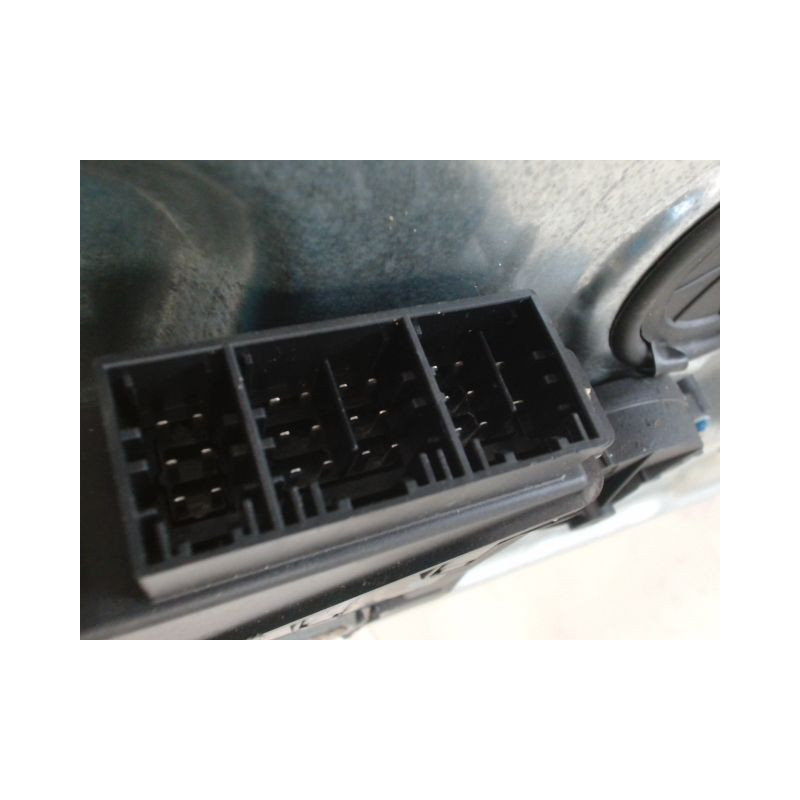 MECANISME+MOTEUR LEVE-GLACE AVANT DROIT VOLKSWAGEN POLO IV Phase 1 (9N) 2002-2005
