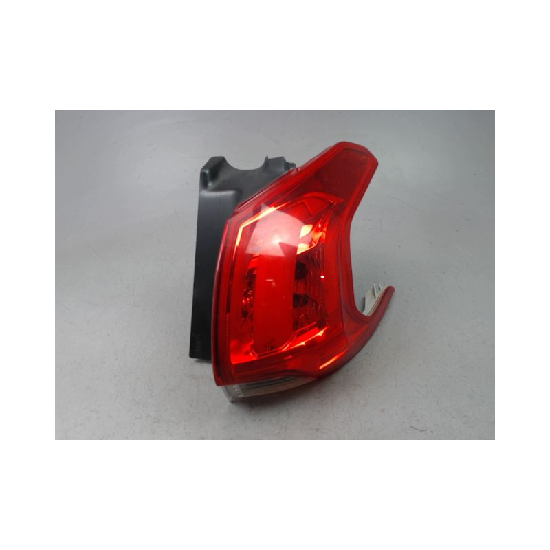 FEU ARRIERE DROIT PEUGEOT 2008 Phase 1 2013-...