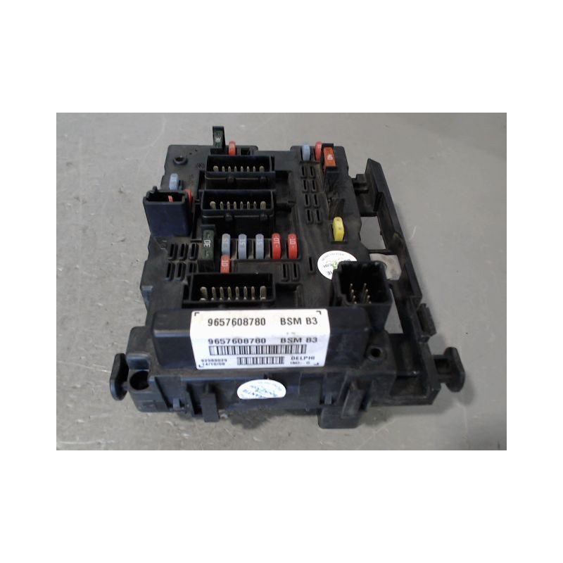 BOITE A FUSIBLES PEUGEOT 206