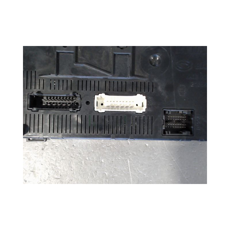 BOITIER GESTION HABITACLE RENAULT CLIO