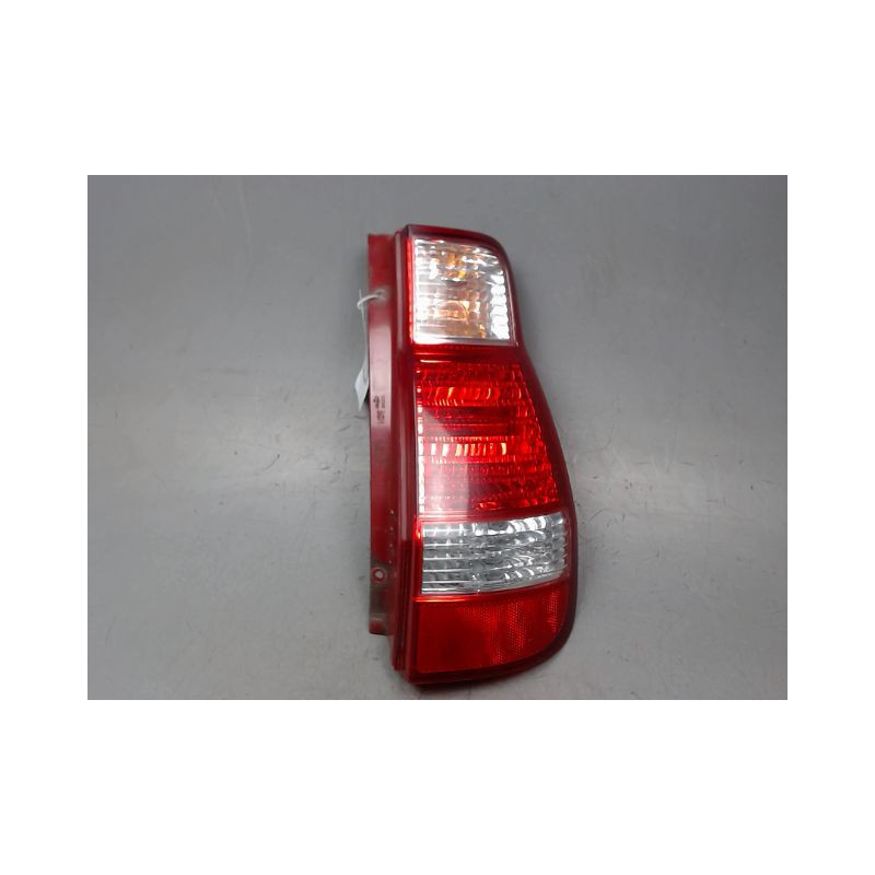 FEU ARRIERE DROIT HYUNDAI MATRIX -01