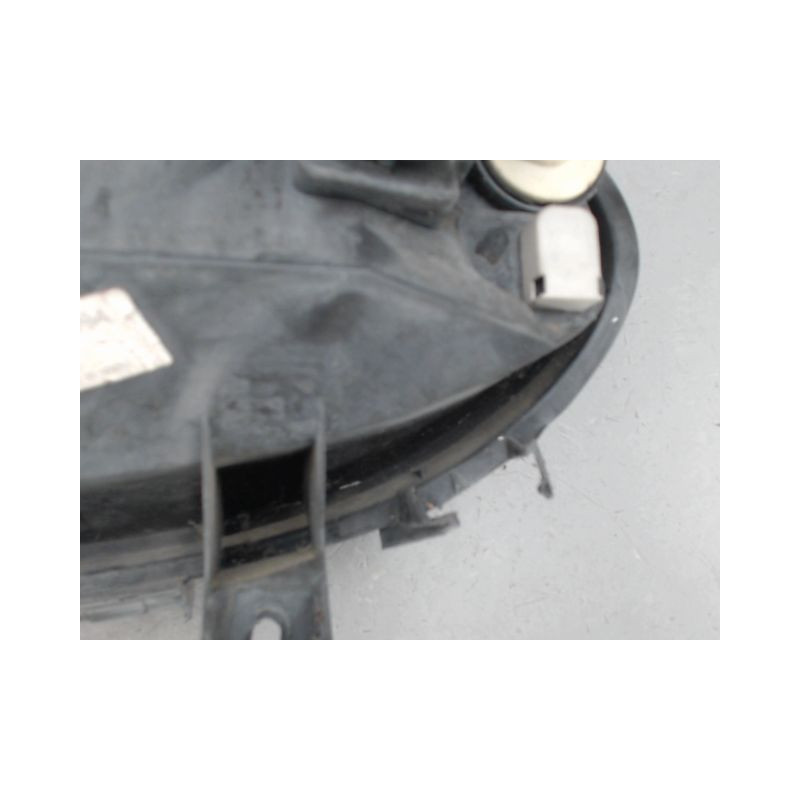 PHARE DROIT RENAULT CLIO