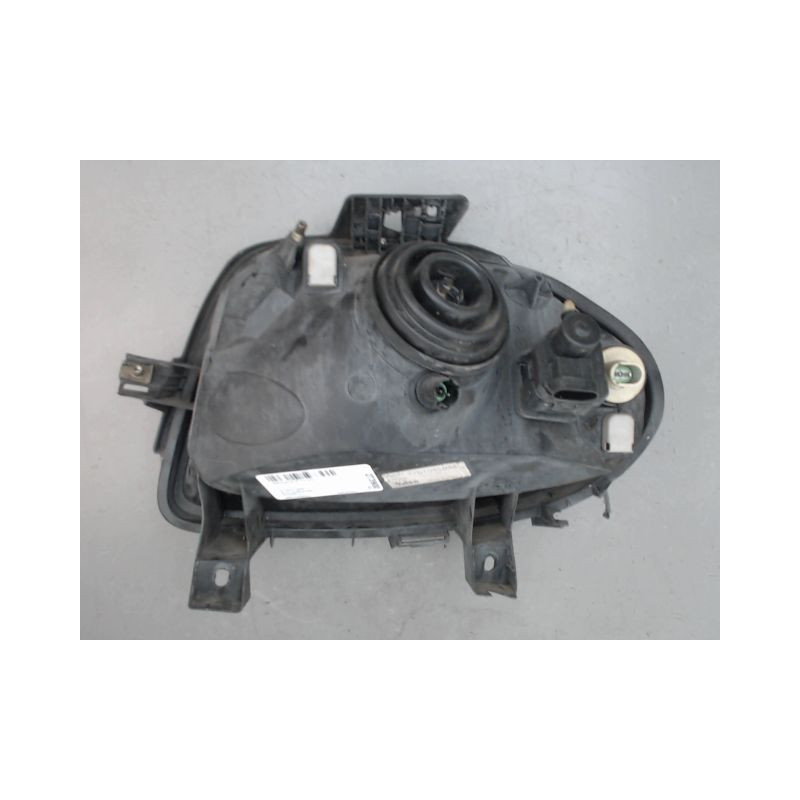 PHARE DROIT RENAULT CLIO