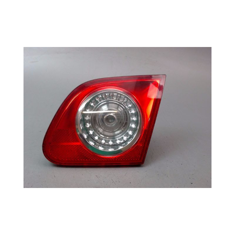 FEU ARRIERE INTERIEUR DROIT VOLKSWAGEN PASSAT BERL. IV Phase 2 (3B) 2000-2005