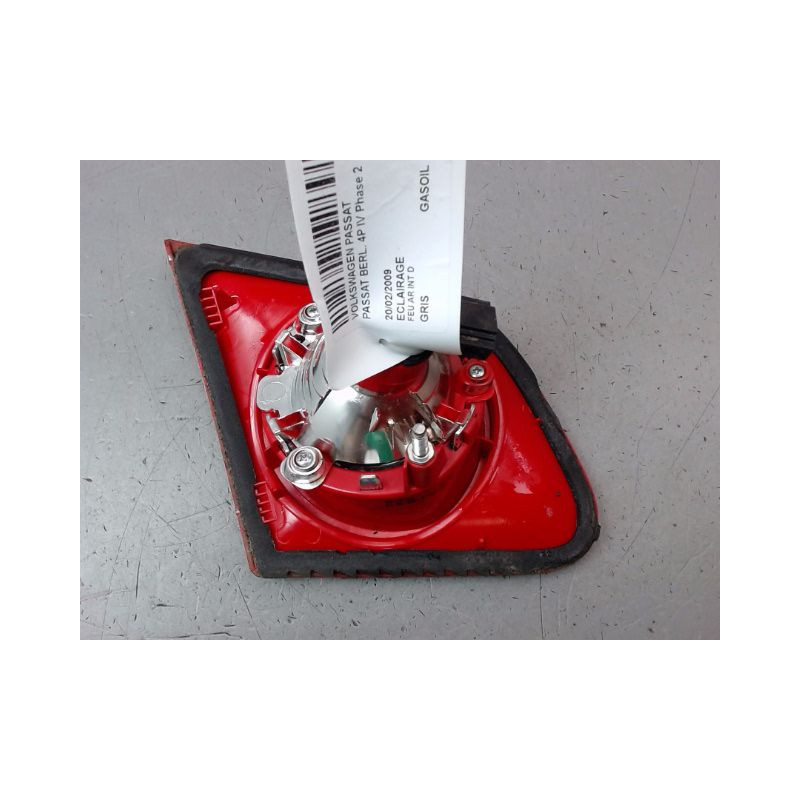 FEU ARRIERE INTERIEUR DROIT VOLKSWAGEN PASSAT BERL. IV Phase 2 (3B) 2000-2005