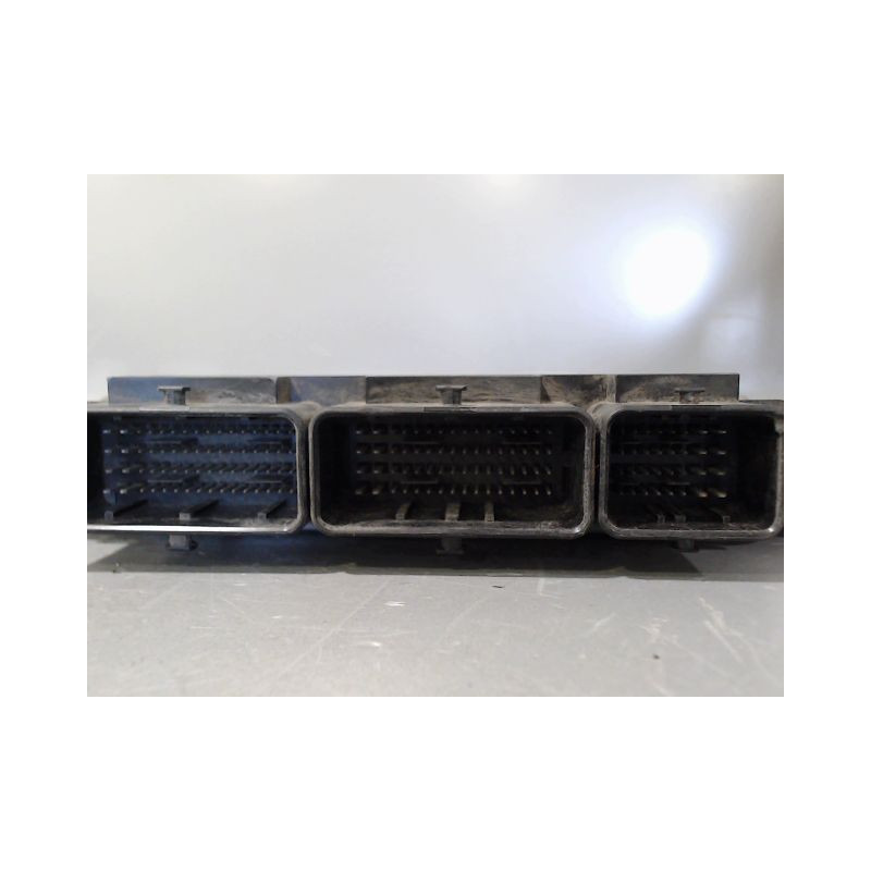 CALCULATEUR MOTEUR RENAULT CLIO
