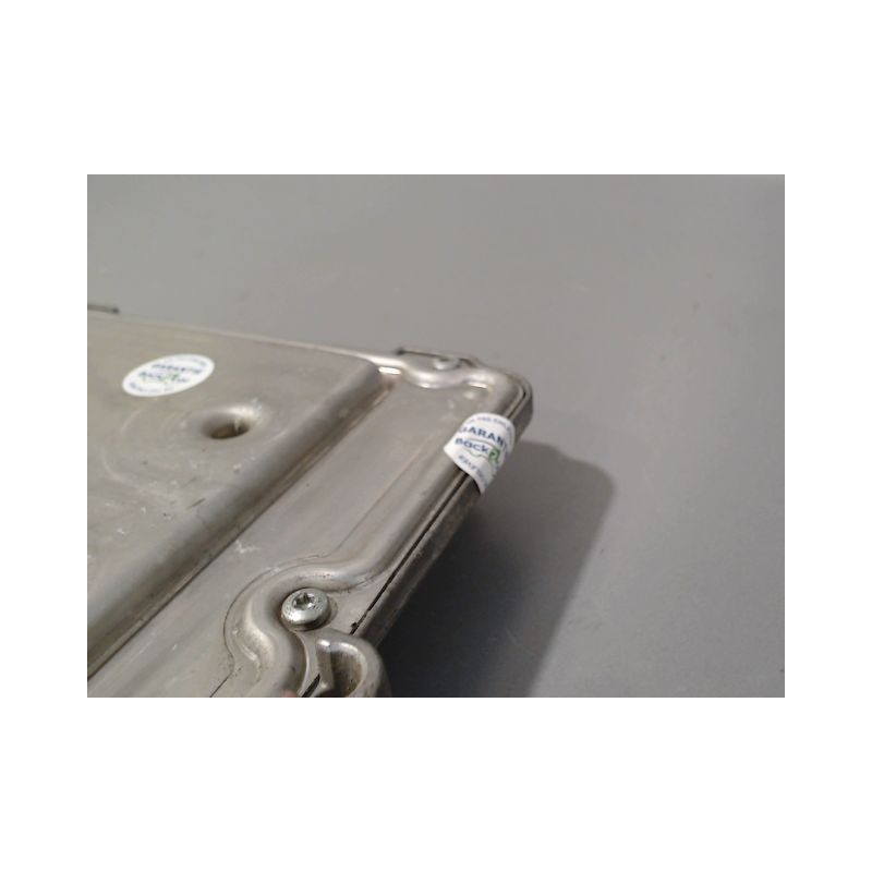 CALCULATEUR MOTEUR RENAULT CLIO