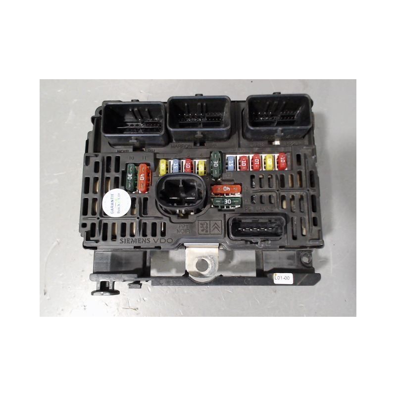 BOITE A FUSIBLES PEUGEOT 407 SW