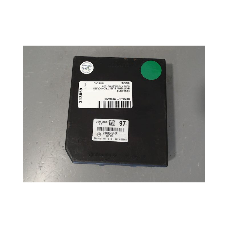 BOITE A FUSIBLES RENAULT MEGANE