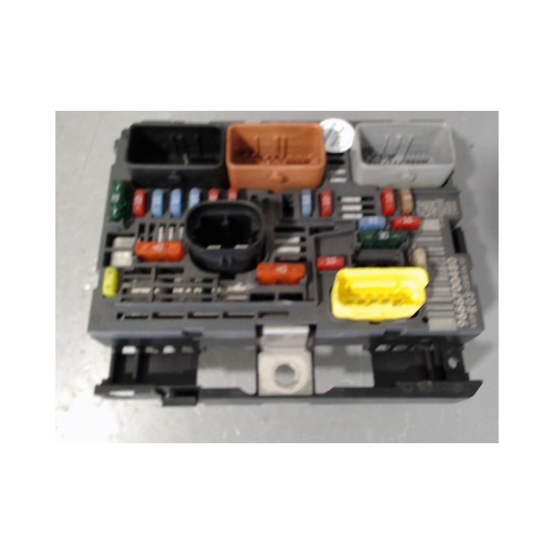 BOITE A FUSIBLES PEUGEOT 308 2007-