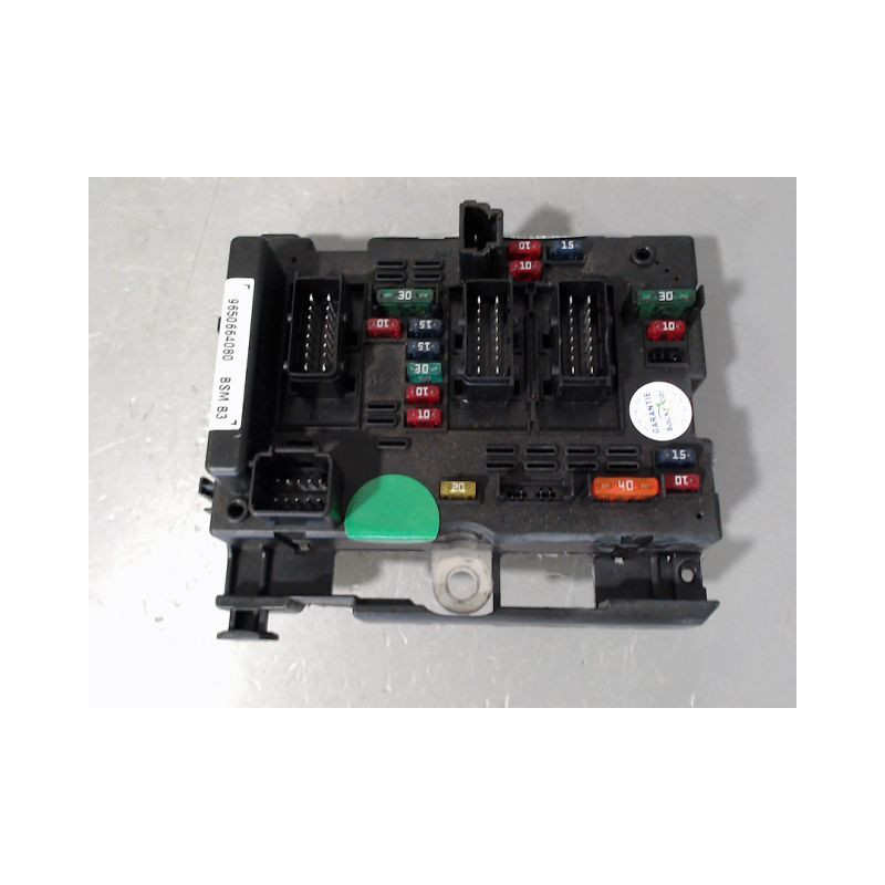 BOITE A FUSIBLES PEUGEOT 206 3P
