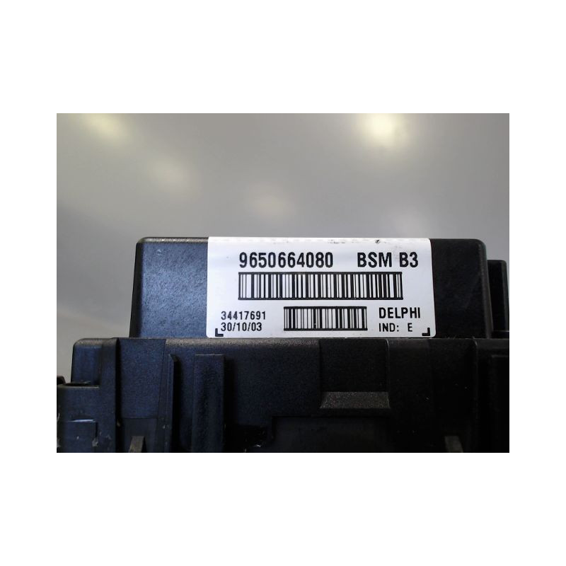 BOITE A FUSIBLES PEUGEOT 206 3P