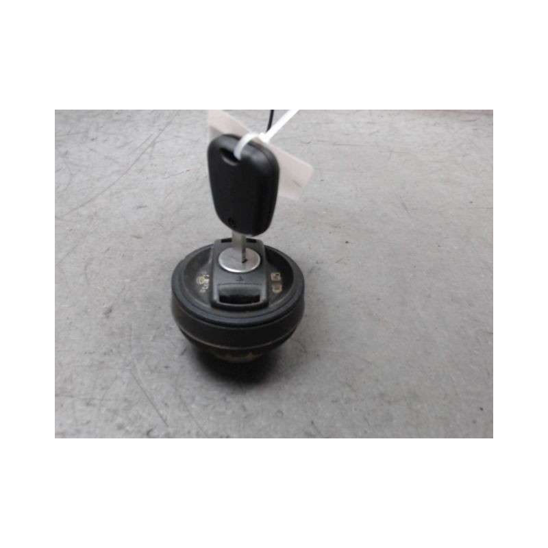 BOUCHON RESERVOIR A CARBURANT TOYOTA AYGO 3P
