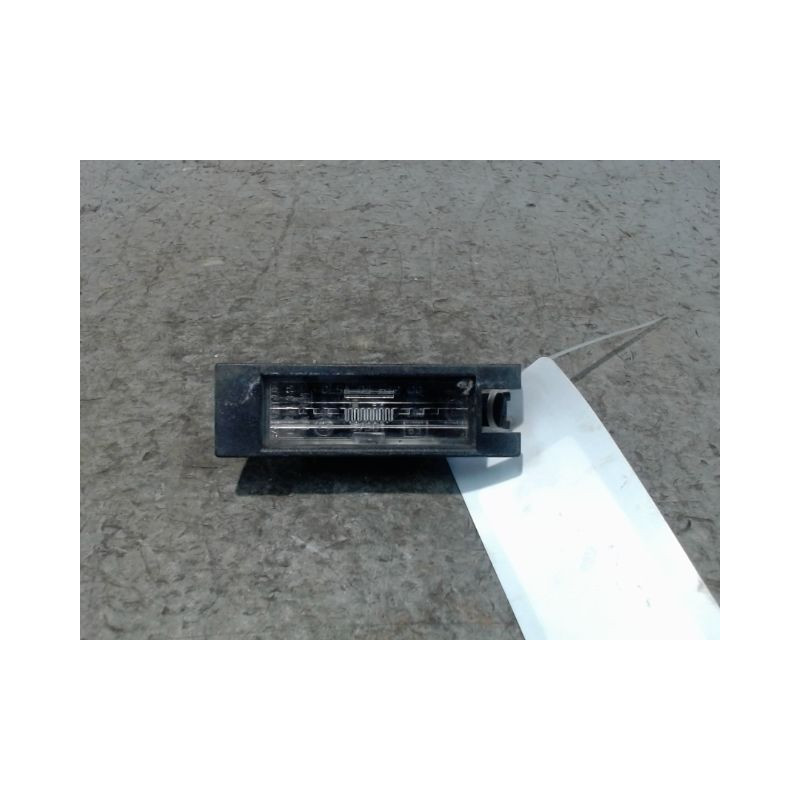 ECLAIREUR PLAQUE DE POLICE DROIT OPEL CORSA 2010-