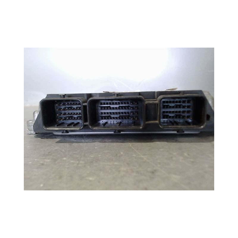 CALCULATEUR MOTEUR PEUGEOT 206