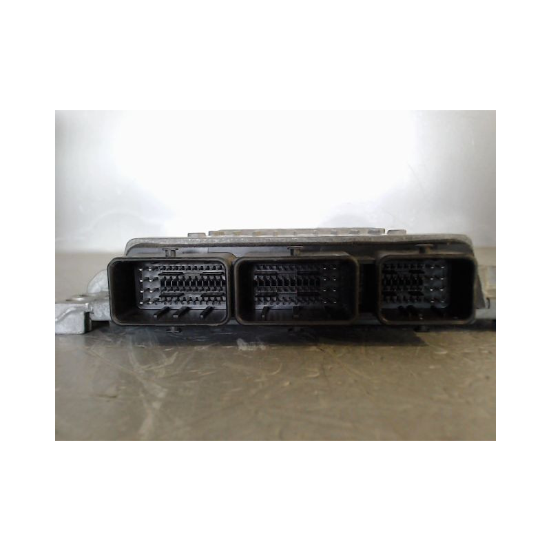 CALCULATEUR MOTEUR RENAULT MEGANE