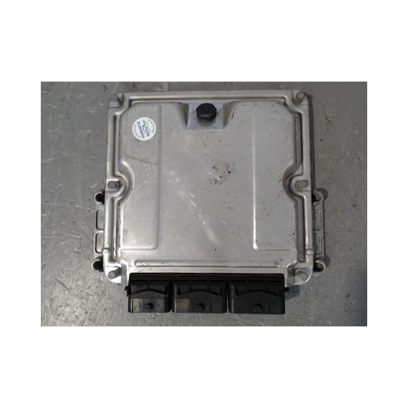 CALCULATEUR MOTEUR RENAULT MEGANE