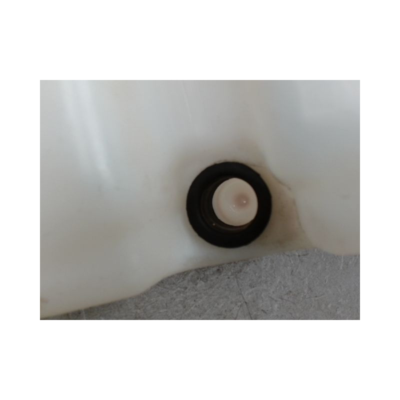 RESERVOIR LAVE-GLACE AVANT AIXAM S10