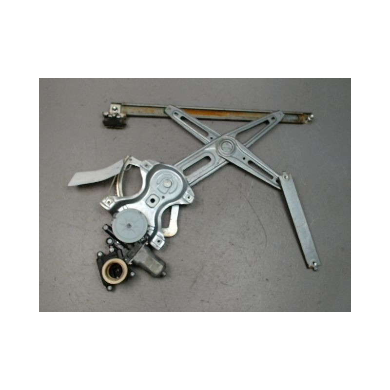 MECANISME+MOTEUR LEVE-GLACE AVANT GAUCHE TOYOTA AURIS 2010-