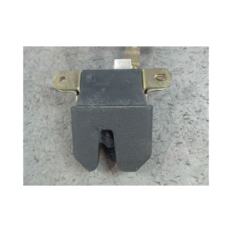 SERRURE COFFRE ARRIERE VOLKSWAGEN PASSAT 2000-2005