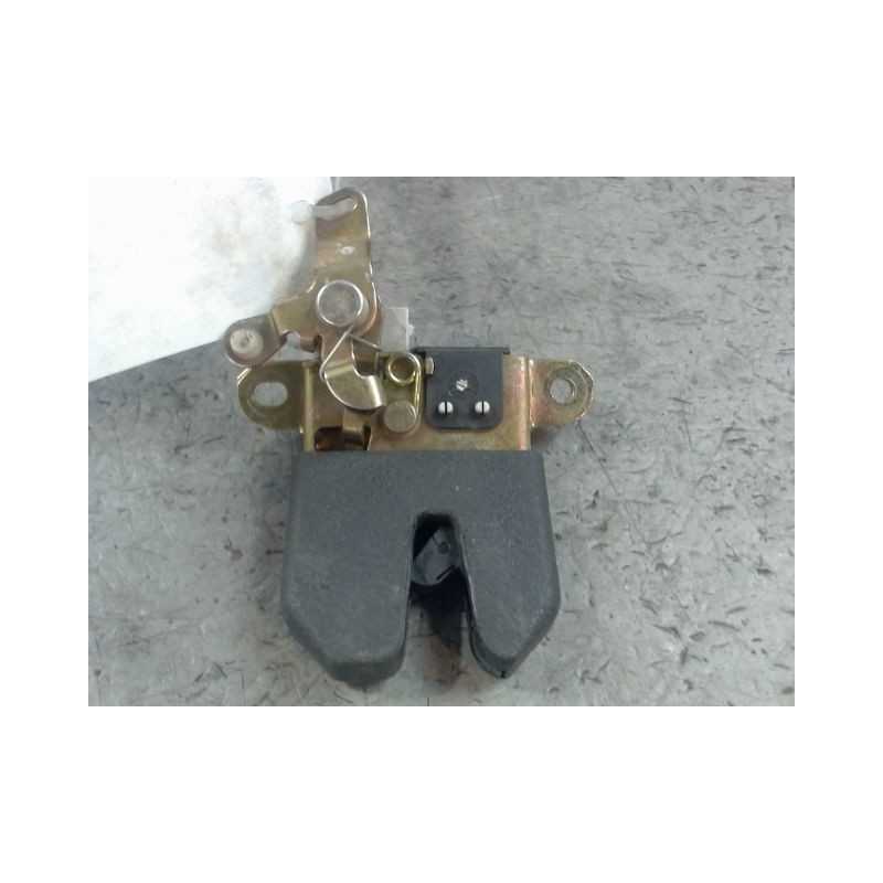 SERRURE COFFRE ARRIERE VOLKSWAGEN PASSAT 2000-2005