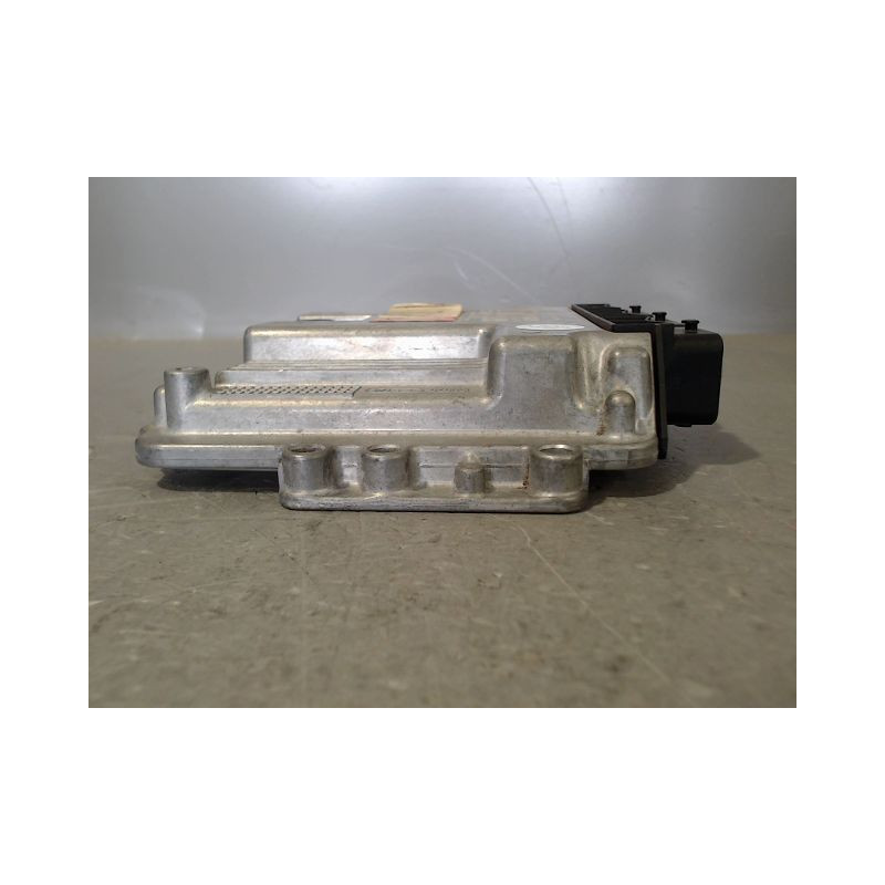 CALCULATEUR MOTEUR VOLVO V50