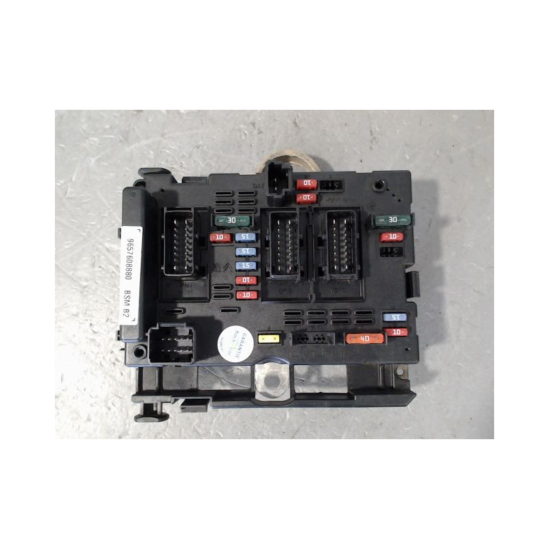 BOITE A FUSIBLES PEUGEOT 307
