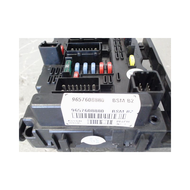 BOITE A FUSIBLES PEUGEOT 307