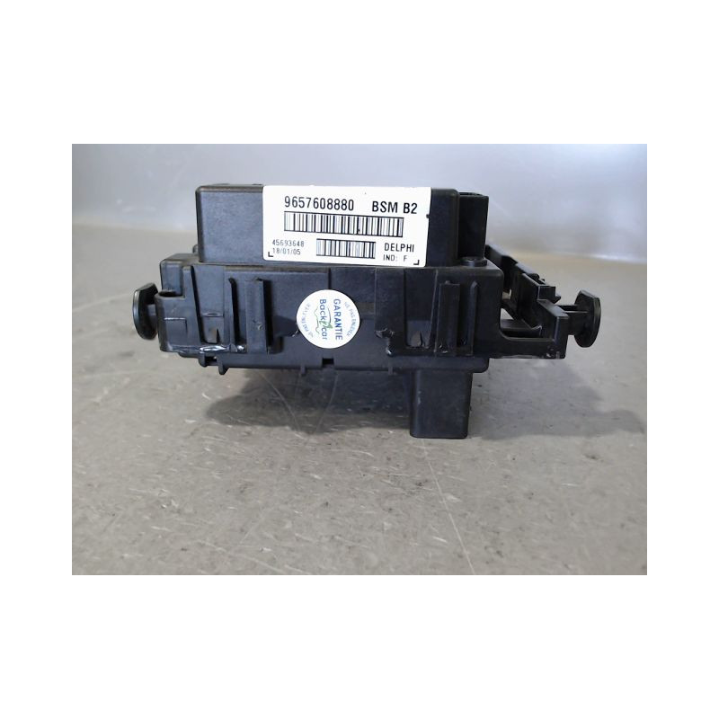 BOITE A FUSIBLES PEUGEOT 307