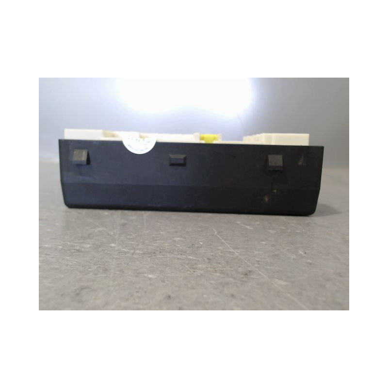 BOITE A FUSIBLES RENAULT MEGANE