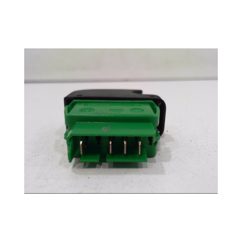 COMMANDE LEVE-GLACE PORTE ARD PEUGEOT 107