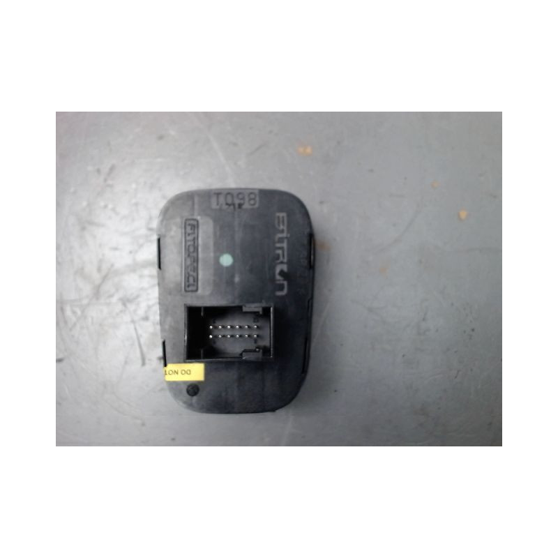 BOUTON DE WARNING PEUGEOT BIPPER FOURGON 4P