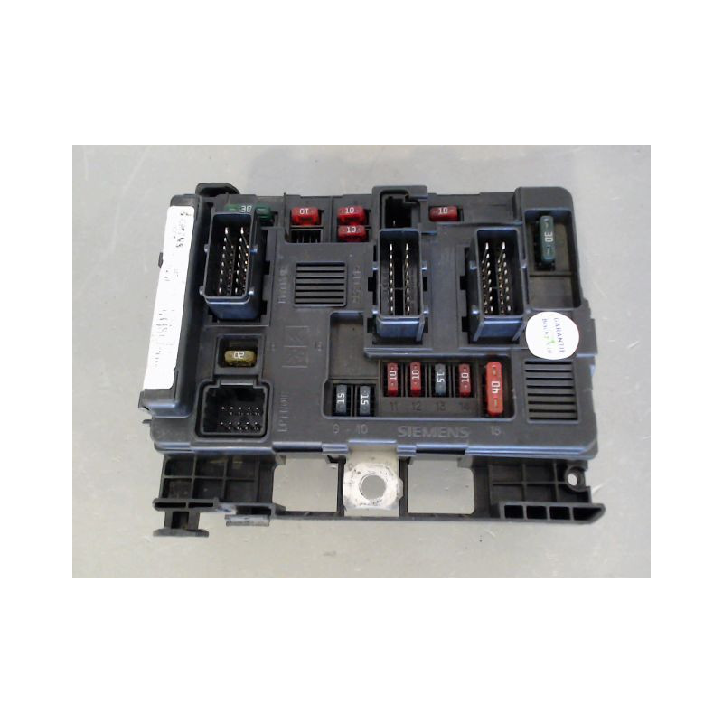 BOITE A FUSIBLES PEUGEOT 206 5P