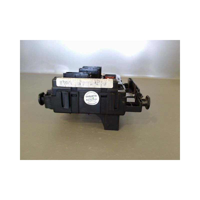 BOITE A FUSIBLES PEUGEOT 206 5P