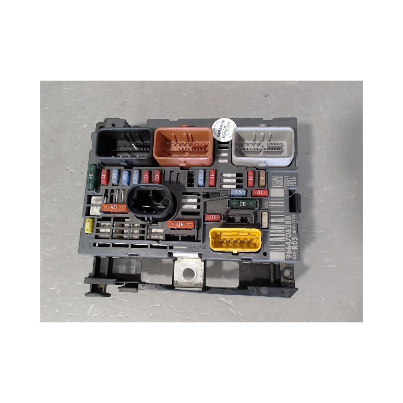 BOITE A FUSIBLES PEUGEOT 308 SW 2008-