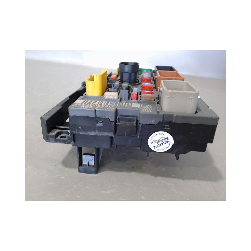 BOITE A FUSIBLES PEUGEOT 308 SW 2008-