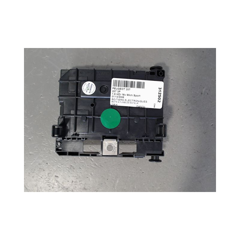 BOITE A FUSIBLES PEUGEOT 207 3P