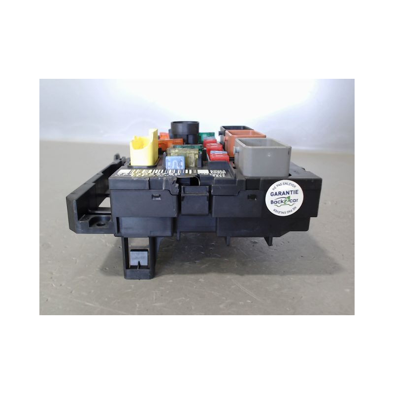 BOITE A FUSIBLES PEUGEOT 207 5P