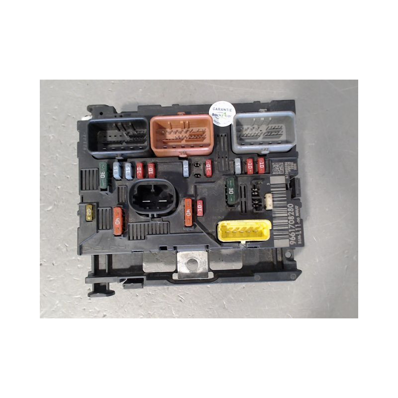 BOITE A FUSIBLES PEUGEOT 307