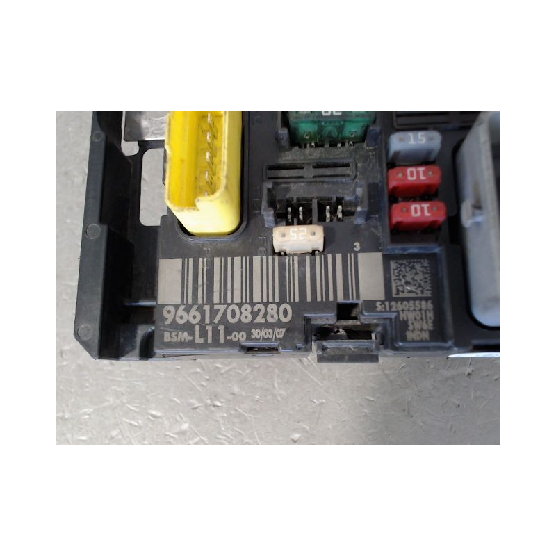 BOITE A FUSIBLES PEUGEOT 307